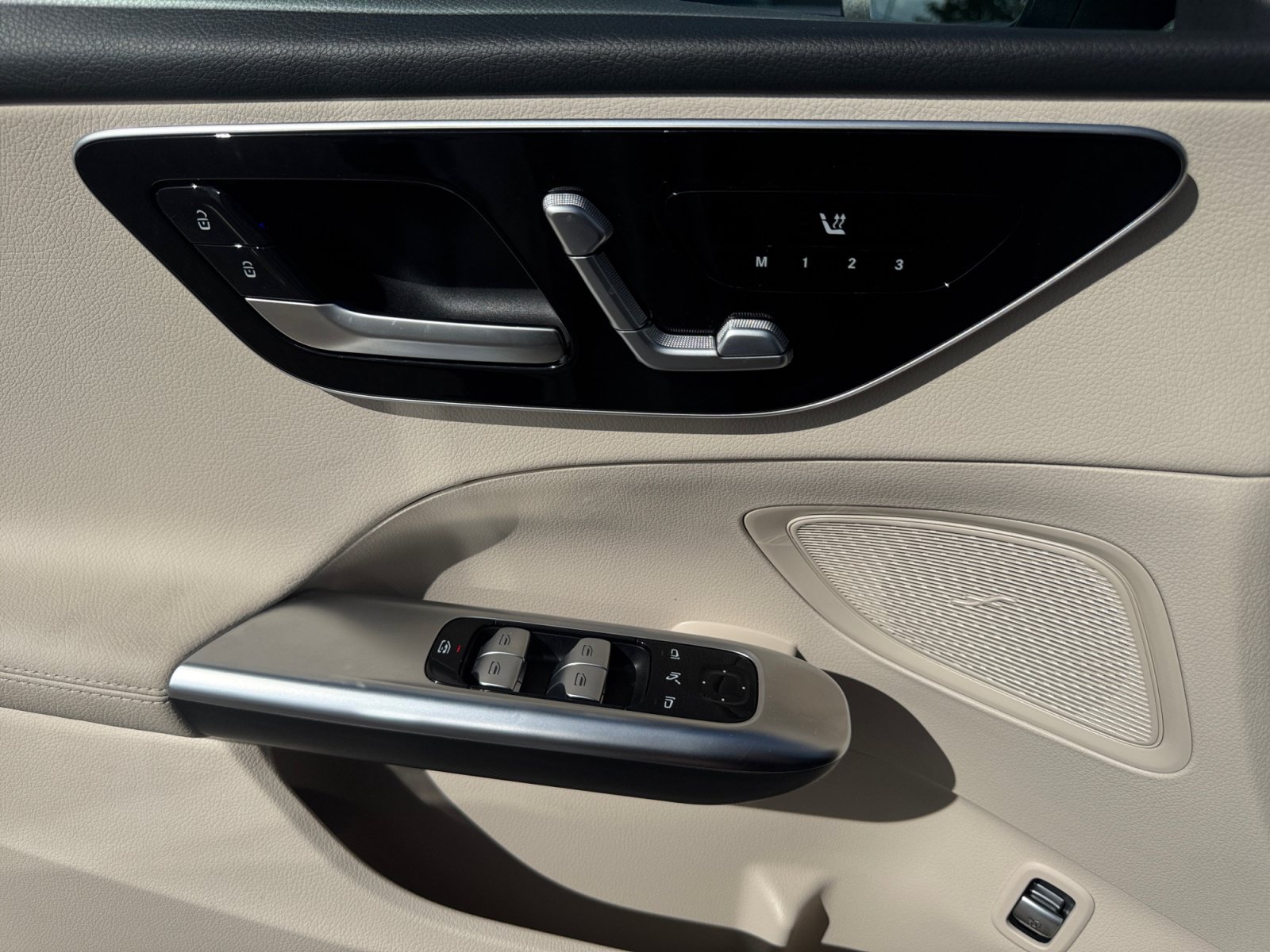 Certified 2025 Mercedes-Benz C 300 4MATIC Sedan image 31