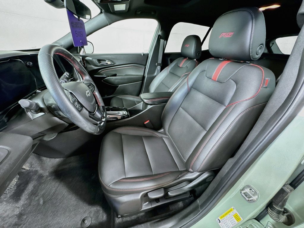 Used 2024 Chevrolet Trax RS w/ Sunroof Package FWD image 25