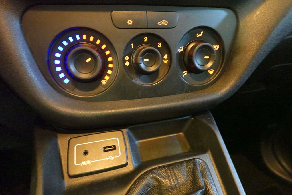 Used 2016 RAM ProMaster City Tradesman SLT w/ Rear Back-up Camera Group image 18