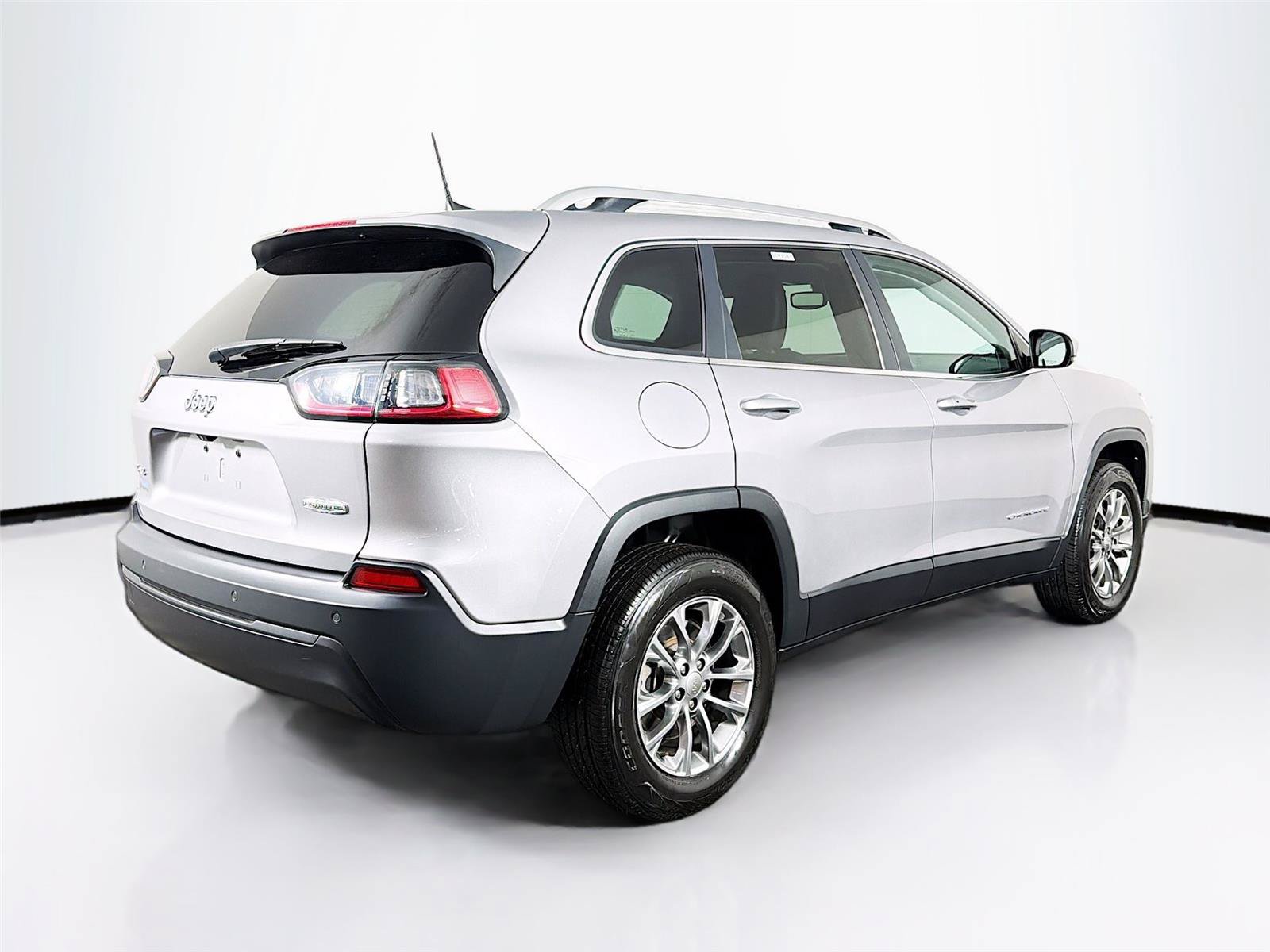 Used 2020 Jeep Cherokee Latitude Plus w/ Comfort/Convenience Group AWD/4WD image 11