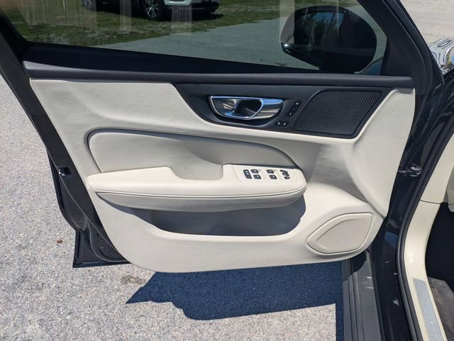 Used 2023 Volvo V60 B5 Cross Country Plus w/ Climate Package AWD/4WD image 12