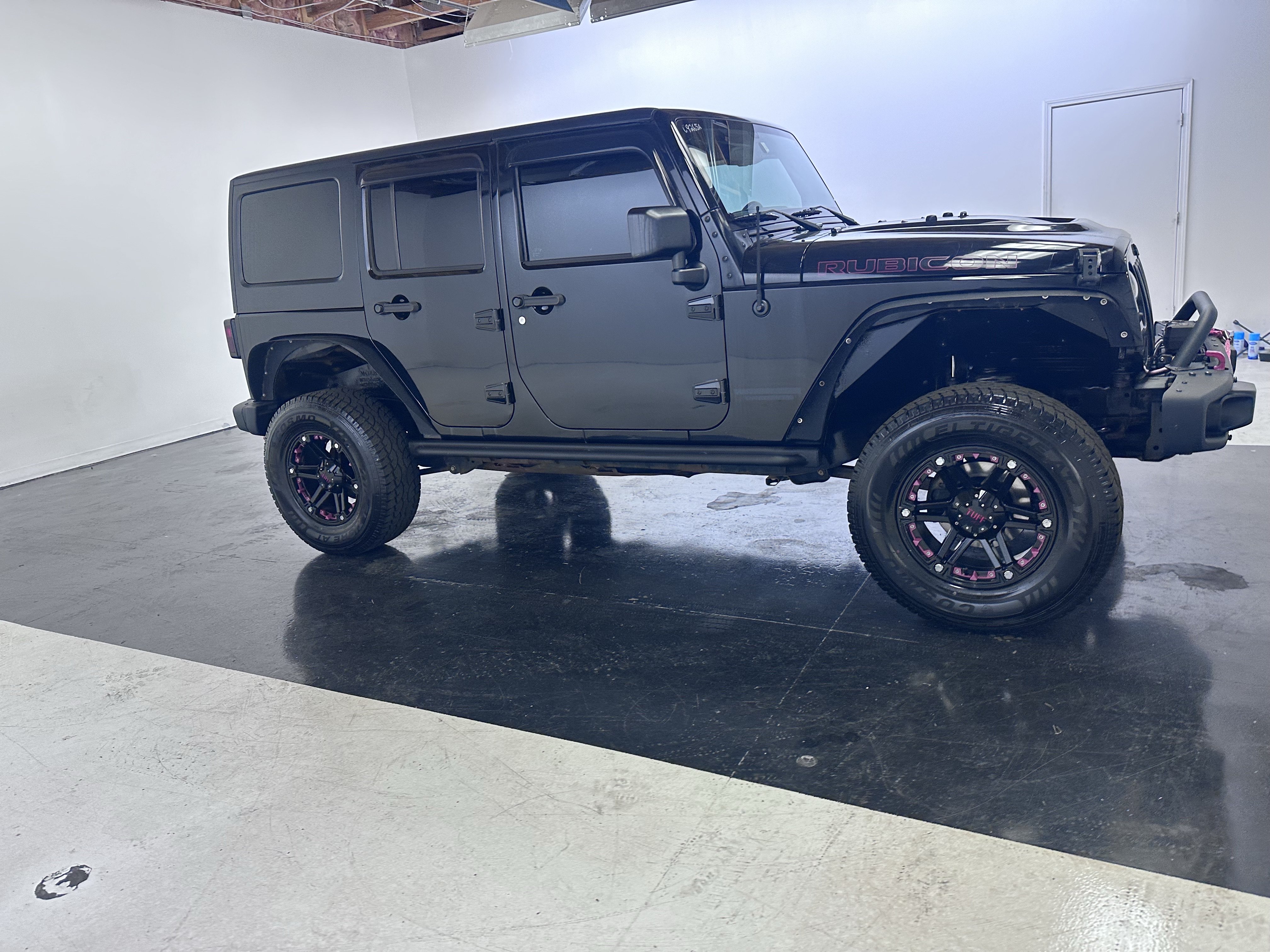 Used 2015 Jeep Wrangler Unlimited Rubicon AWD/4WD image 19