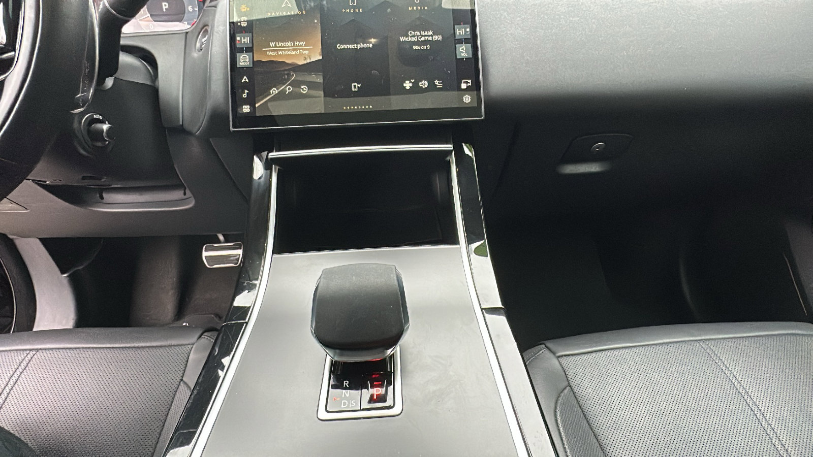 Used 2025 Land Rover Range Rover Velar Dynamic SE image 21