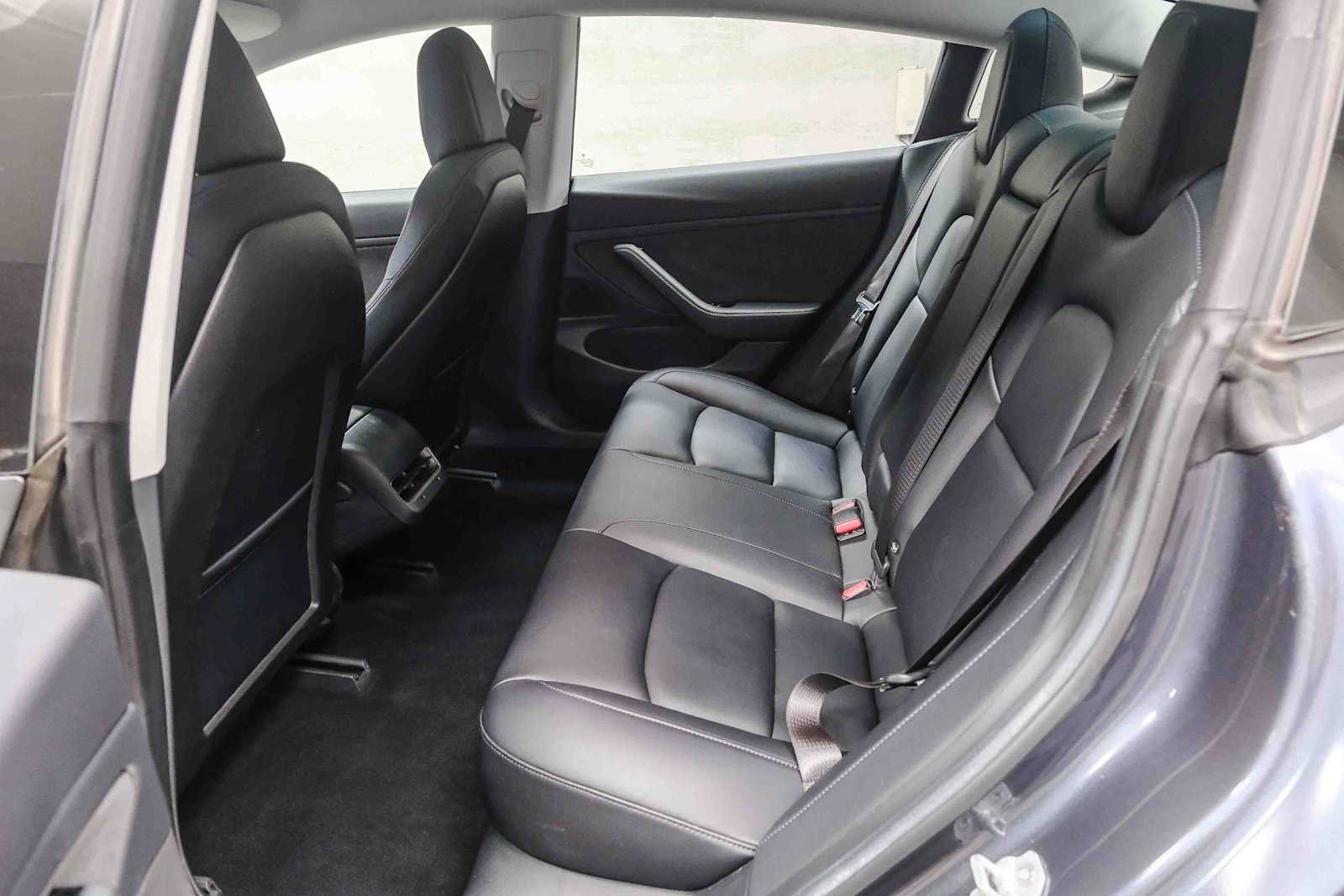 Used 2018 Tesla Model 3 Long Range RWD image 21