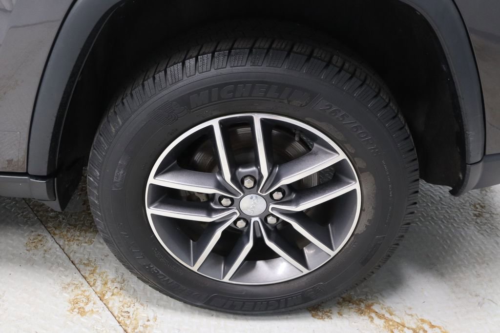 Used 2017 Jeep Grand Cherokee Limited image 19