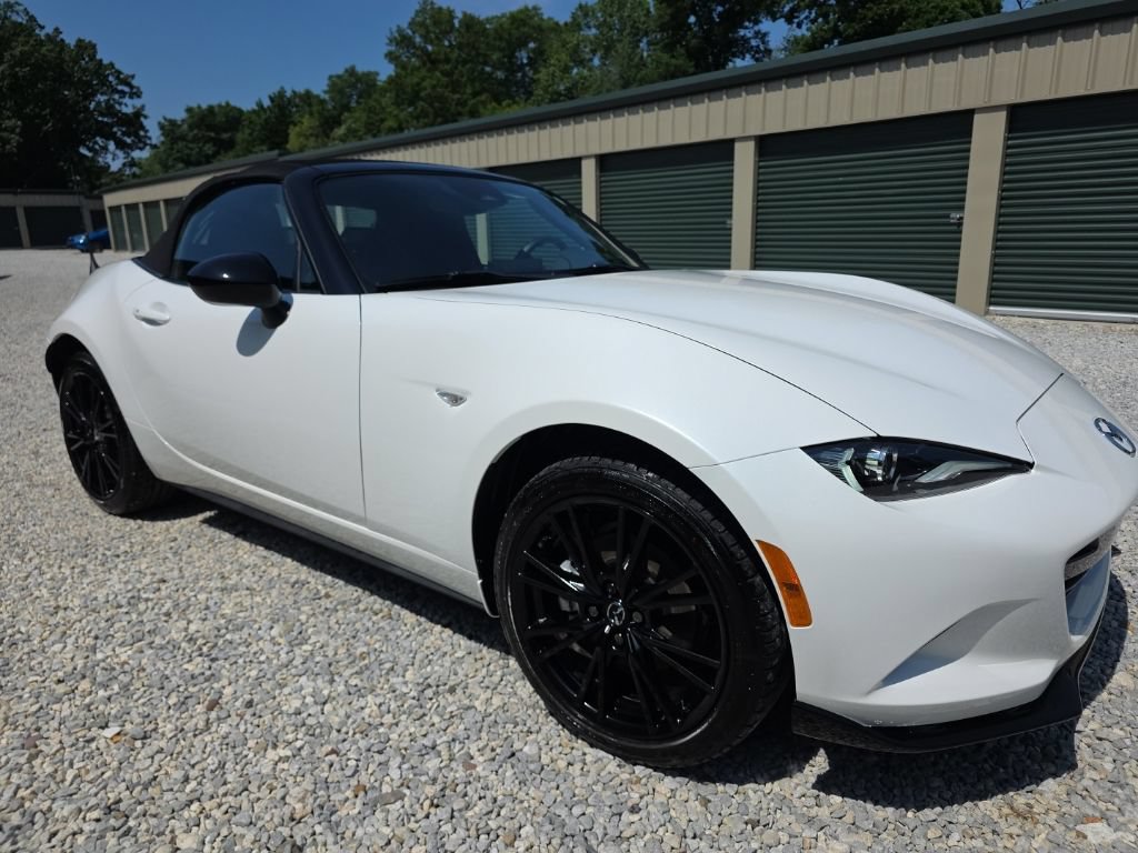 Certified 2024 MAZDA MX-5 Miata Club RWD image 11