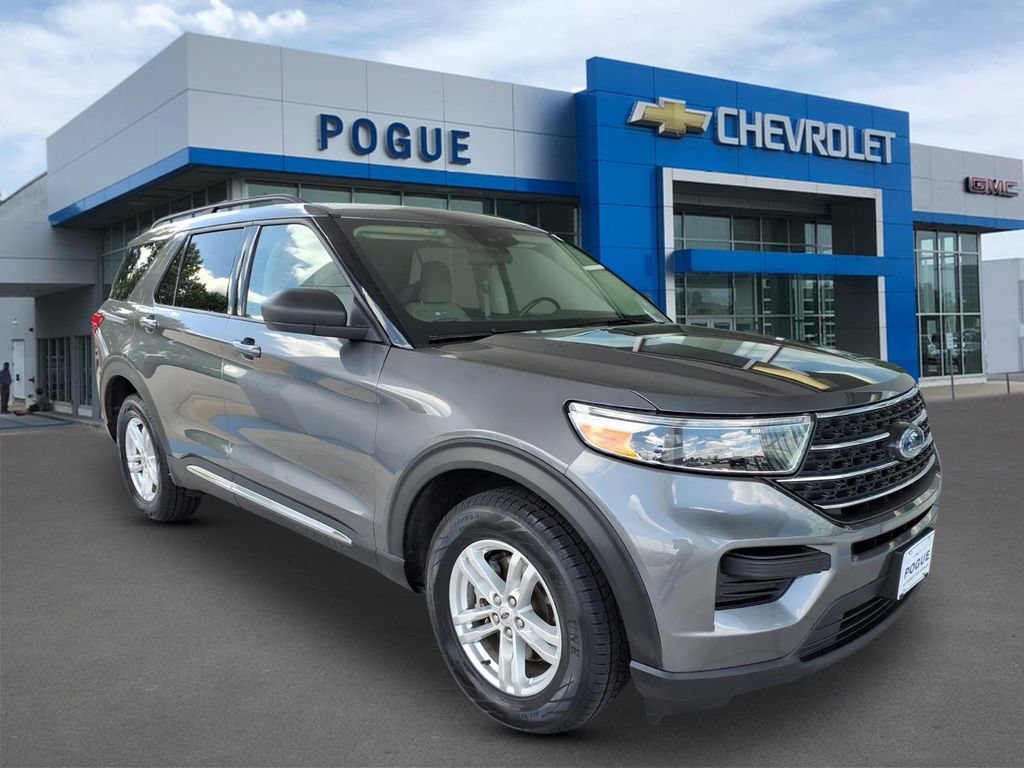 Used 2022 Ford Explorer XLT AWD/4WD image 1