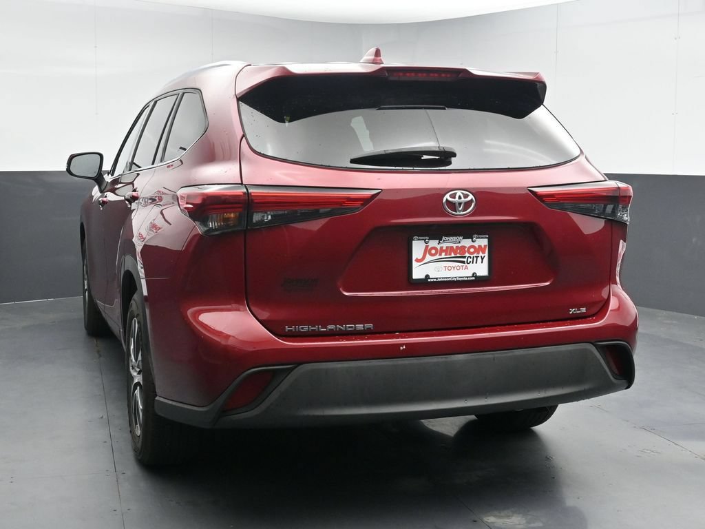 Used 2020 Toyota Highlander XLE FWD image 6