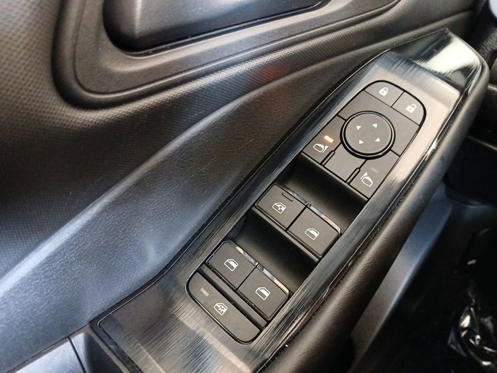 Used 2025 Nissan Rogue S AWD/4WD image 27