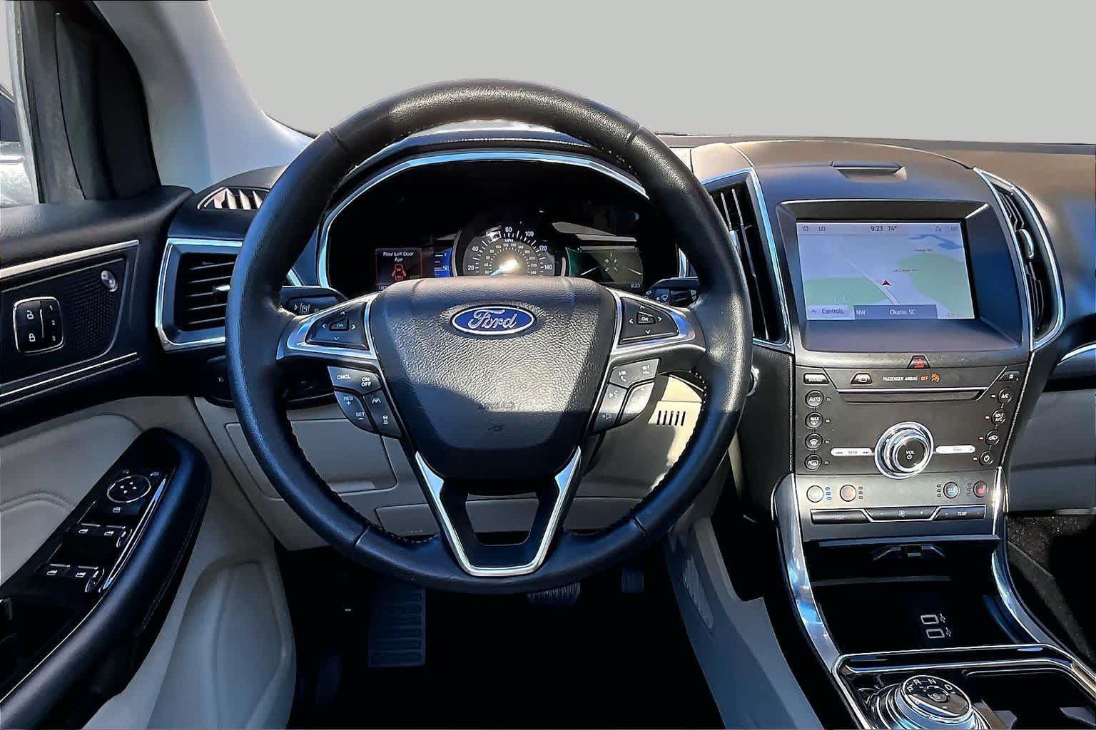 Used 2019 Ford Edge Titanium w/ Equipment Group 301A FWD image 6