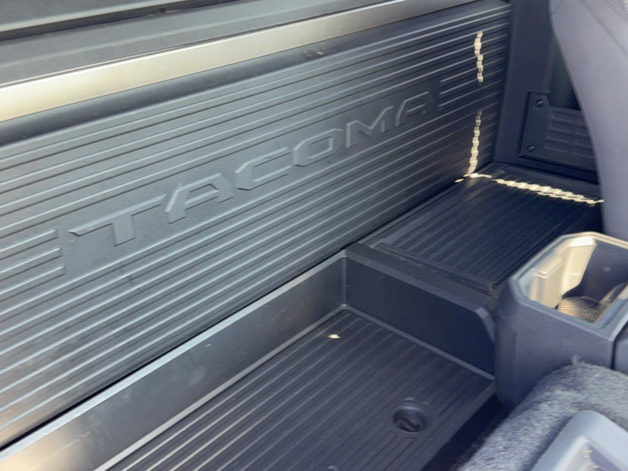 Used 2024 Toyota Tacoma SR RWD image 28