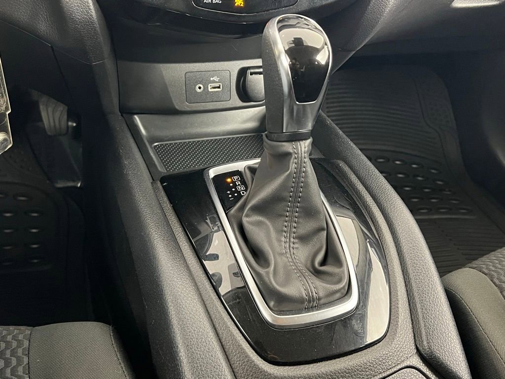 Used 2022 Nissan Rogue Sport S image 23