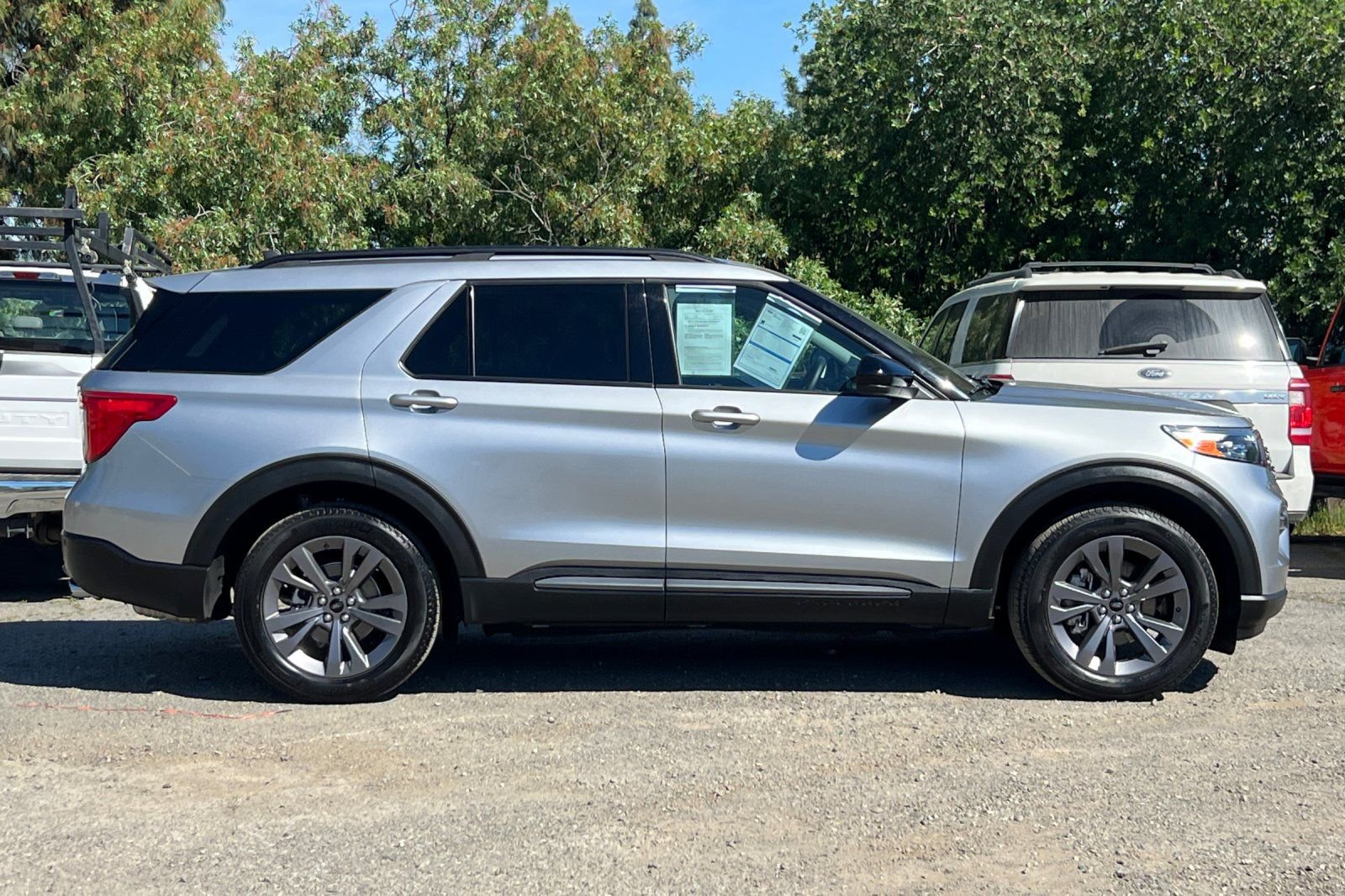 Certified 2023 Ford Explorer XLT w/ Equipment Group 202A image 3