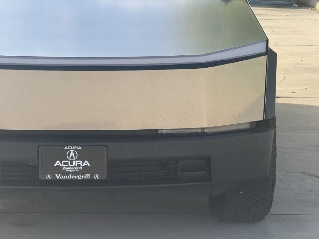 Used 2024 Tesla Cybertruck AWD Crew Cab image 8