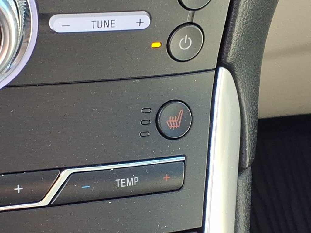 Used 2018 Ford Edge Titanium w/ Technology Package FWD image 18