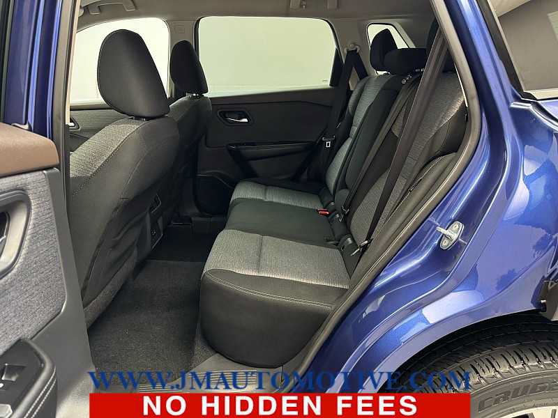 Used 2022 Nissan Rogue SV AWD/4WD image 14