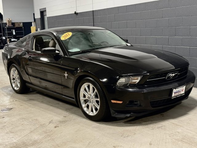 Used 2011 Ford Mustang Premium w/ 202A Rapid Spec Order Code image 27