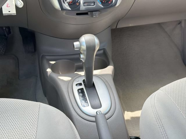 Used 2015 Nissan Versa SV FWD image 16
