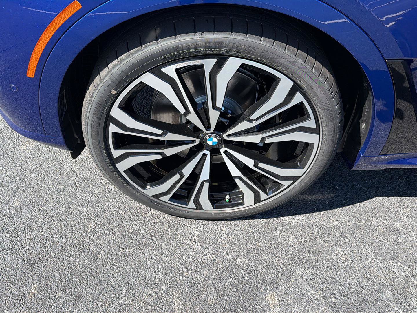 New 2027 BMW X7 M60i AWD/4WD image 38
