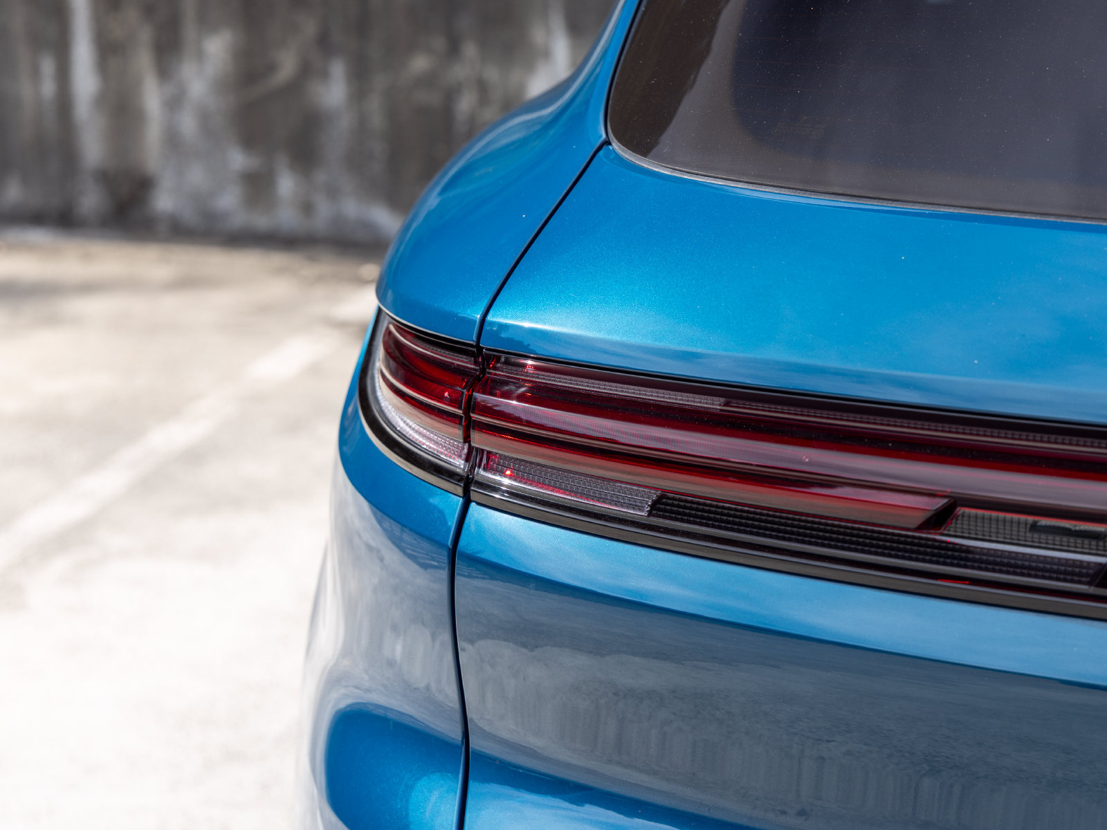 Certified 2025 Porsche Cayenne S AWD/4WD image 21