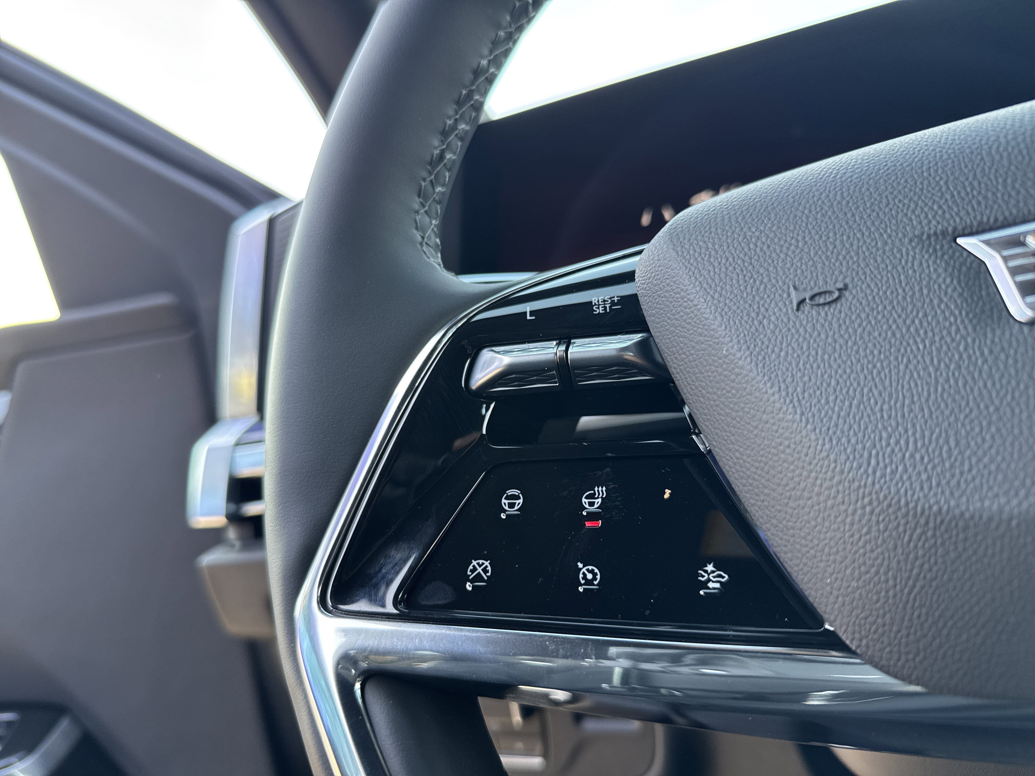 Used 2026 Cadillac Escalade ESV Sport w/ Touring Package image 20