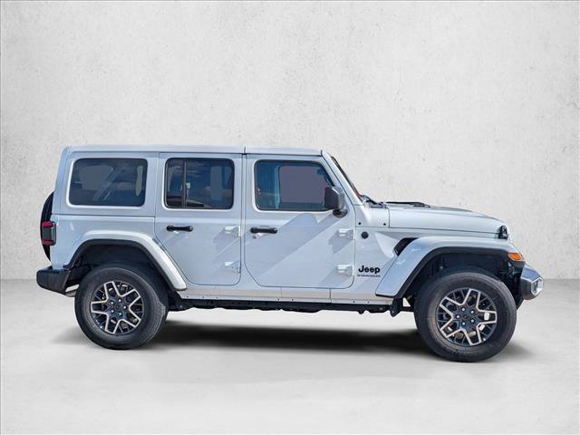Used 2026 Jeep Wrangler Unlimited Sahara AWD/4WD image 4