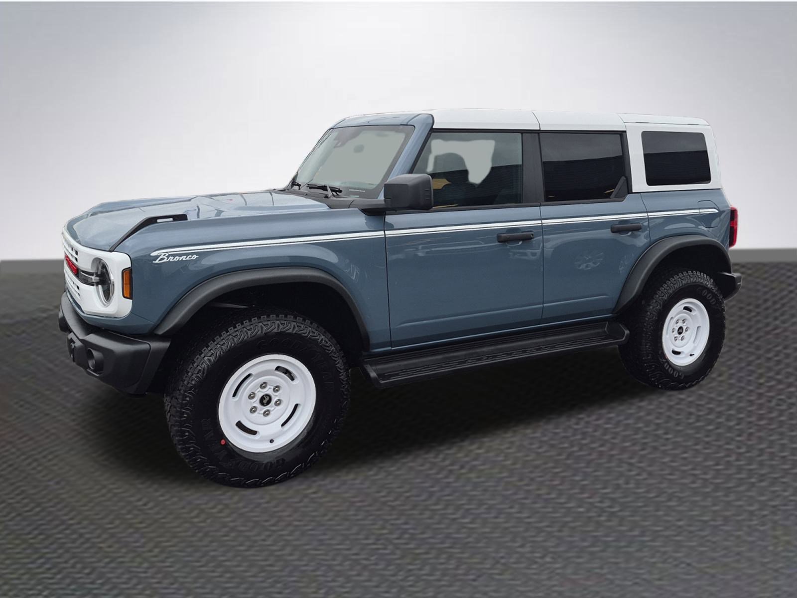 New 2025 Ford Bronco Heritage Edition image 2