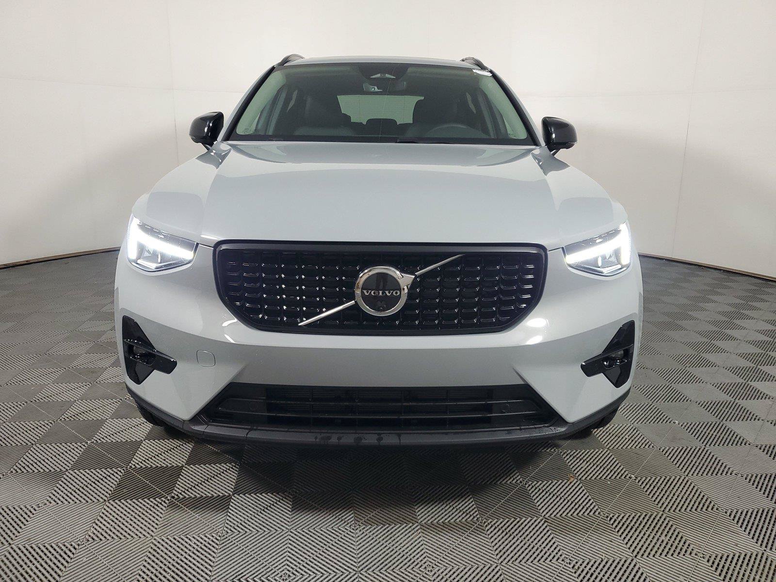 New 2026 Volvo XC40 B4 Plus w/ Protection Package Premier FWD image 2