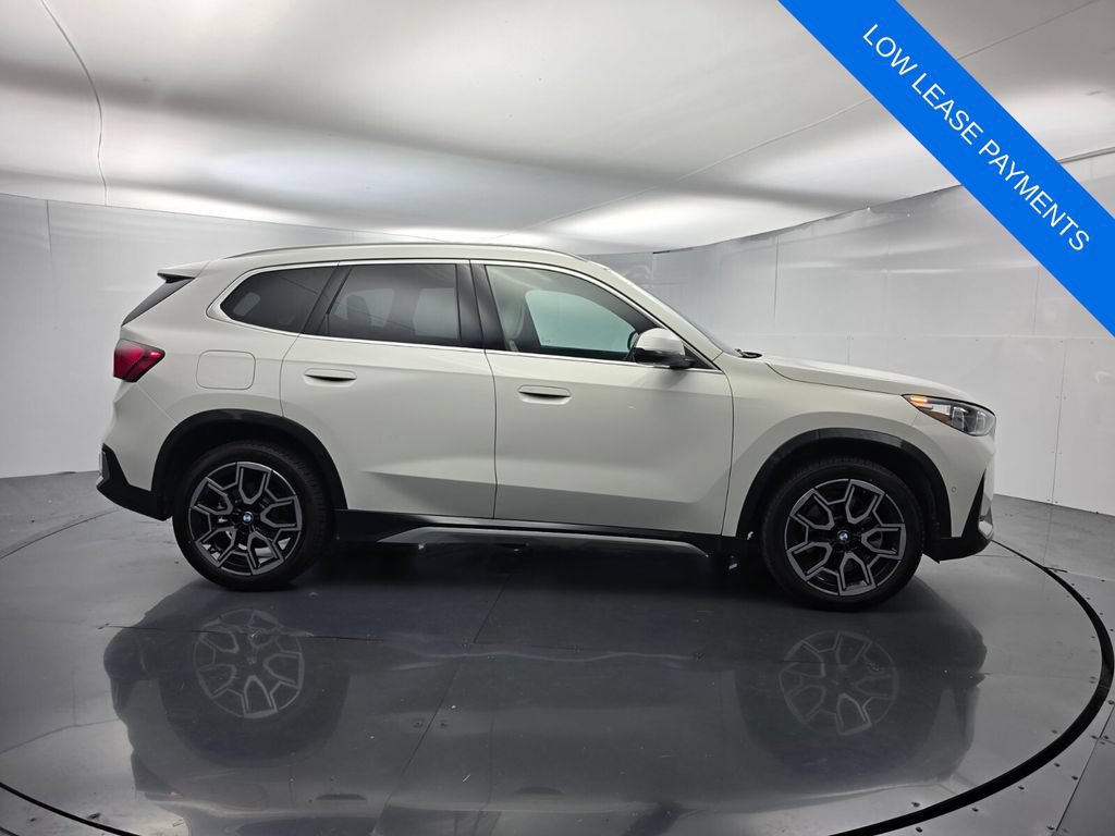 Certified 2026 BMW X1 xDrive28i AWD/4WD image 3
