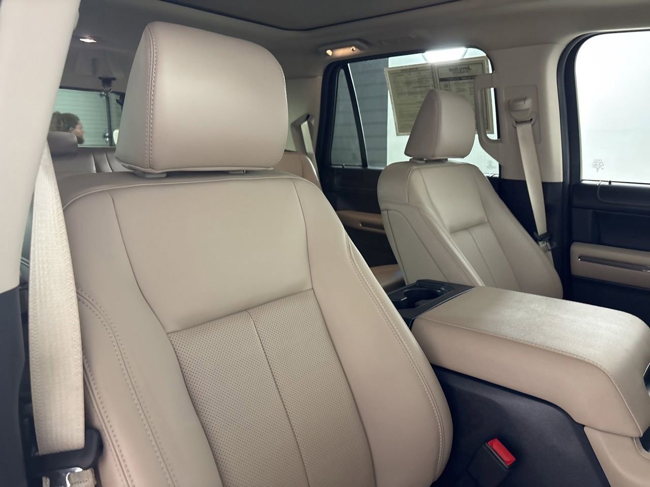Used 2024 Ford Expedition XLT AWD/4WD image 29