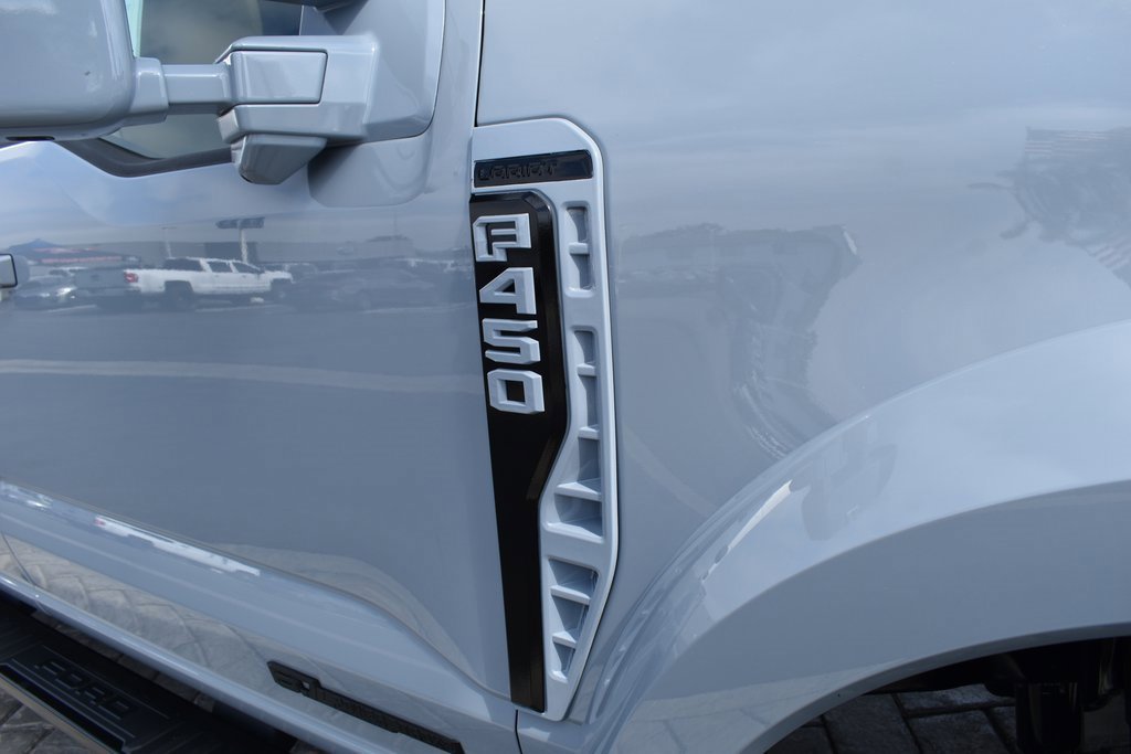 Used 2025 Ford F450 Lariat w/ FX4 Off-Road Package image 6