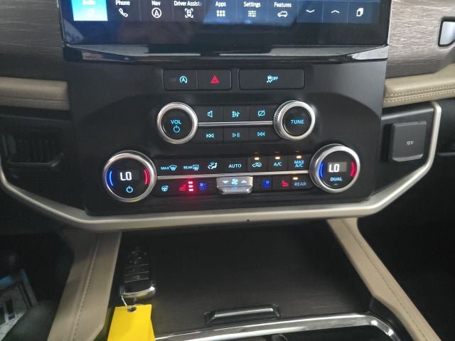 Used 2024 Ford Expedition Max Limited AWD/4WD image 24