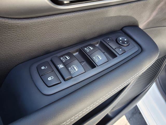 New 2026 Chrysler Pacifica Select image 19