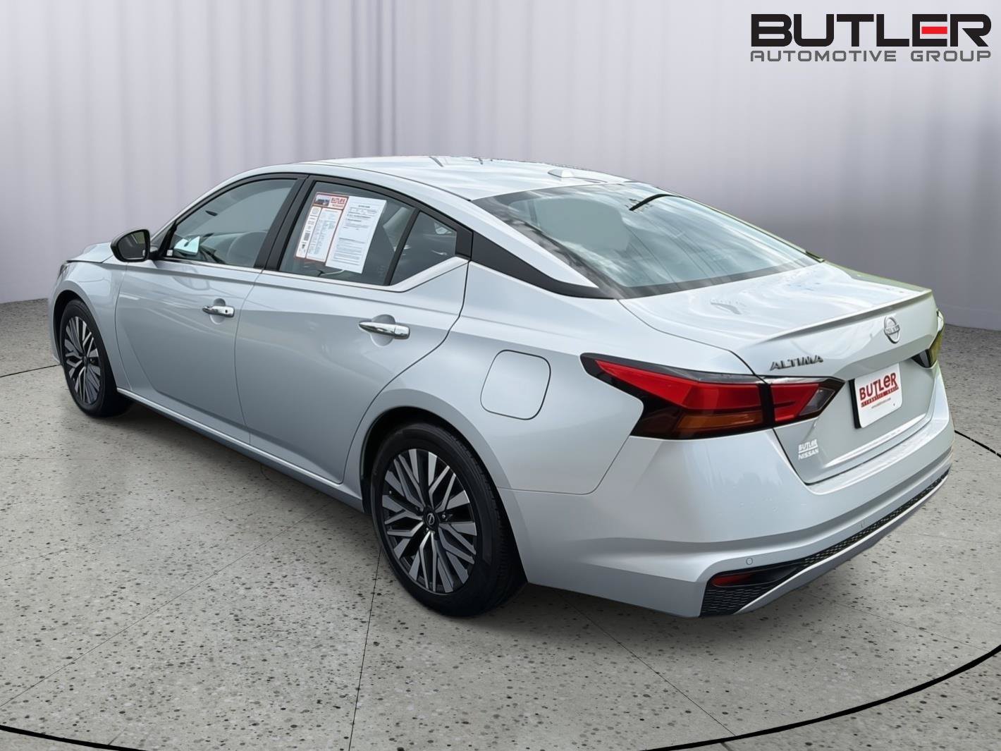 Used 2024 Nissan Altima 2.5 SV FWD image 4