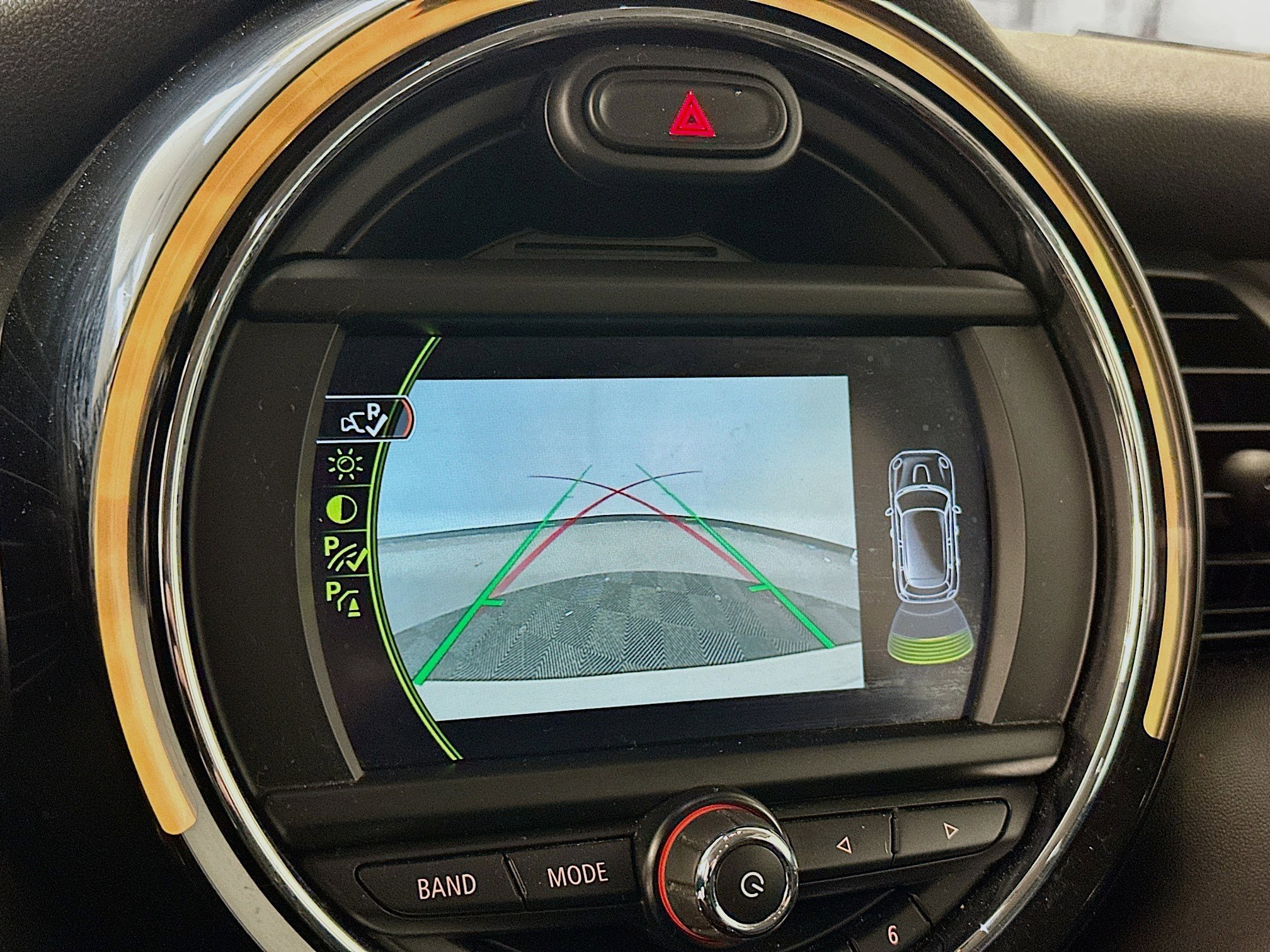 Used 2018 MINI Cooper 4-Door Hardtop image 22