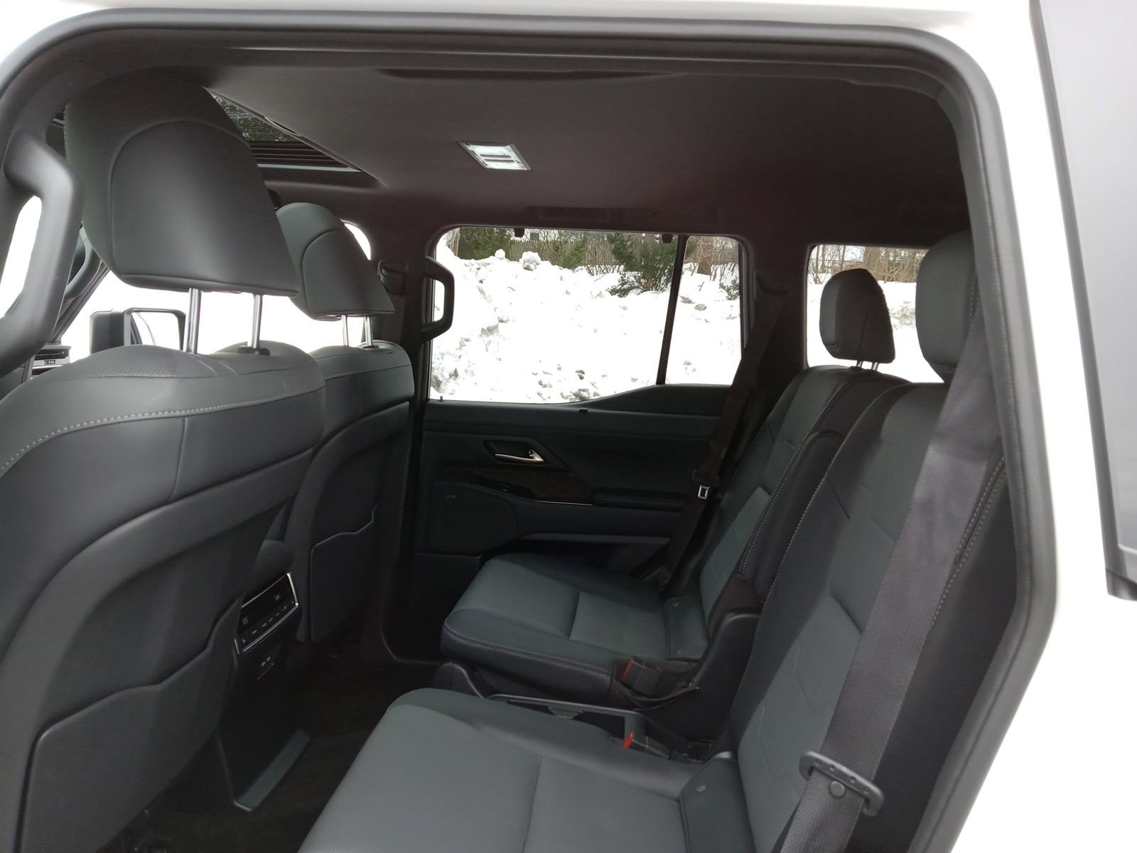 Used 2024 Lexus GX 550 w/ Accessory Package (Z1) image 23