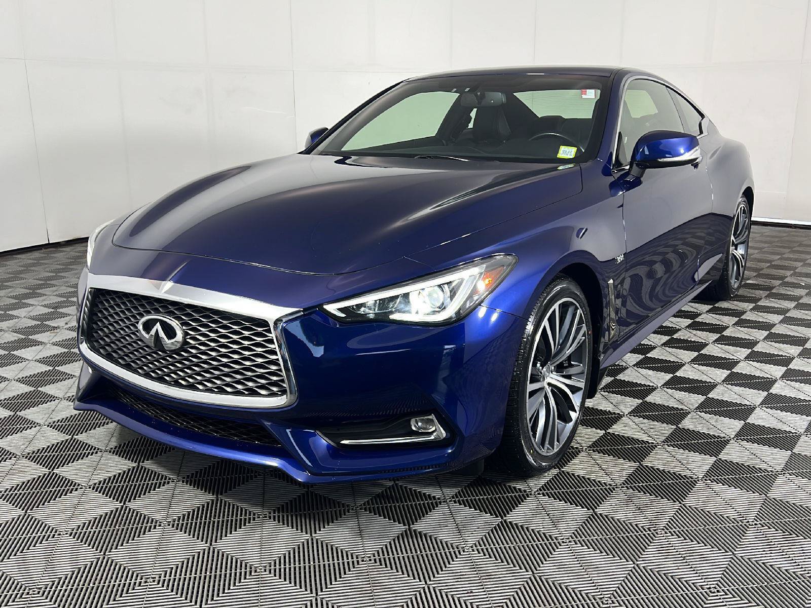 Used 2017 INFINITI Q60 3.0t w/ Premium Plus Package 3.0T AWD/4WD image 6