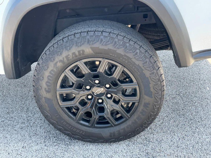 Used 2023 Chevrolet Colorado Trail Boss w/ Technology Package AWD/4WD image 7