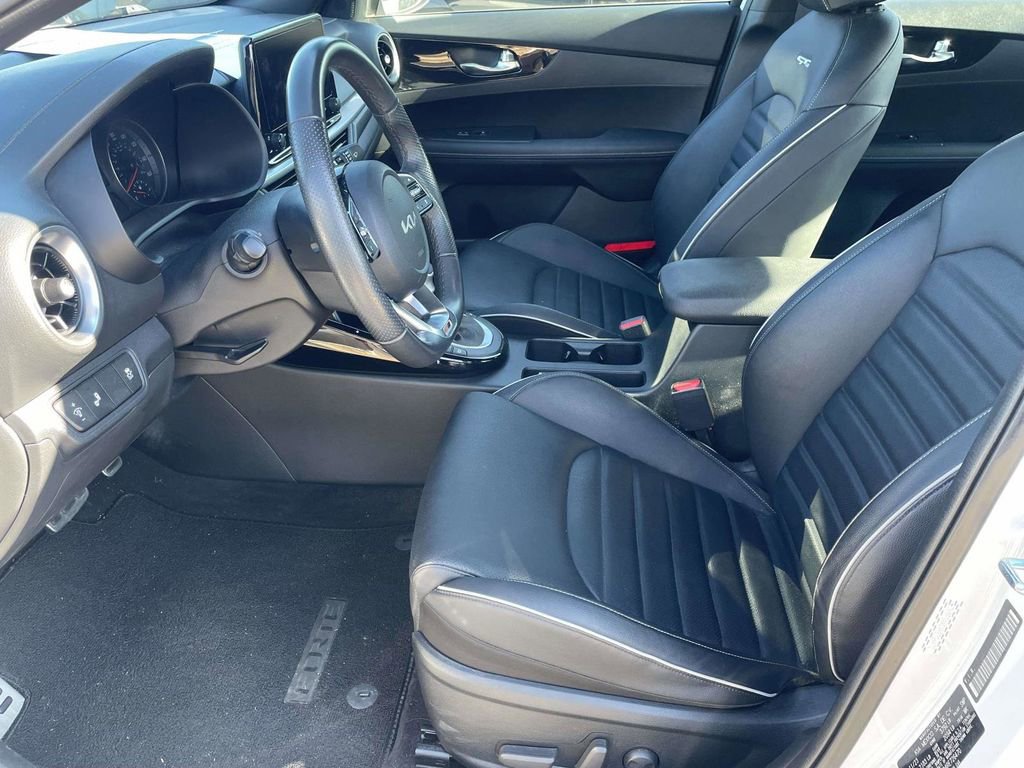Used 2024 Kia Forte GT-Line w/ GT-Line Premium Package image 11