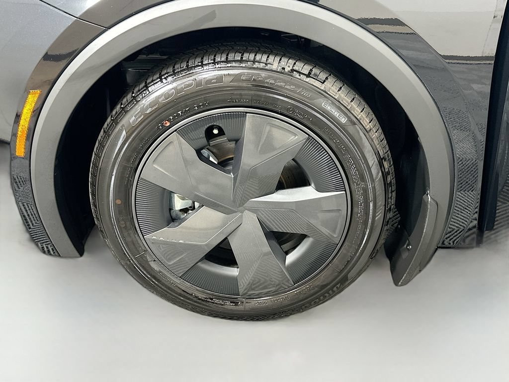 Certified 2026 Toyota Prius Plug-In Hybrid FWD image 29