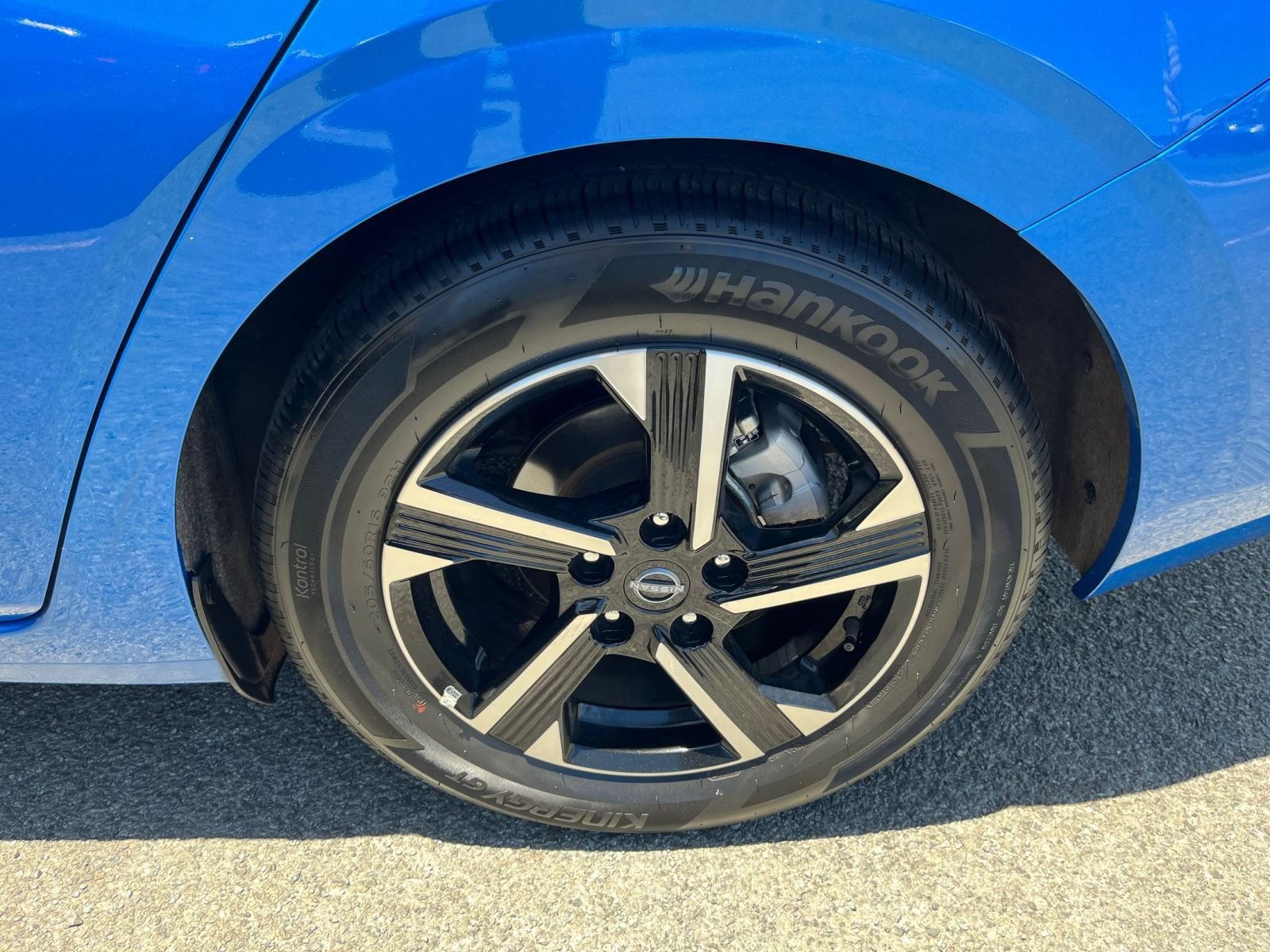 Used 2025 Nissan Sentra SV FWD image 28