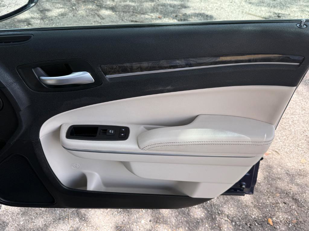 Used 2016 Chrysler 300 C w/ Safetytec Plus Group image 14
