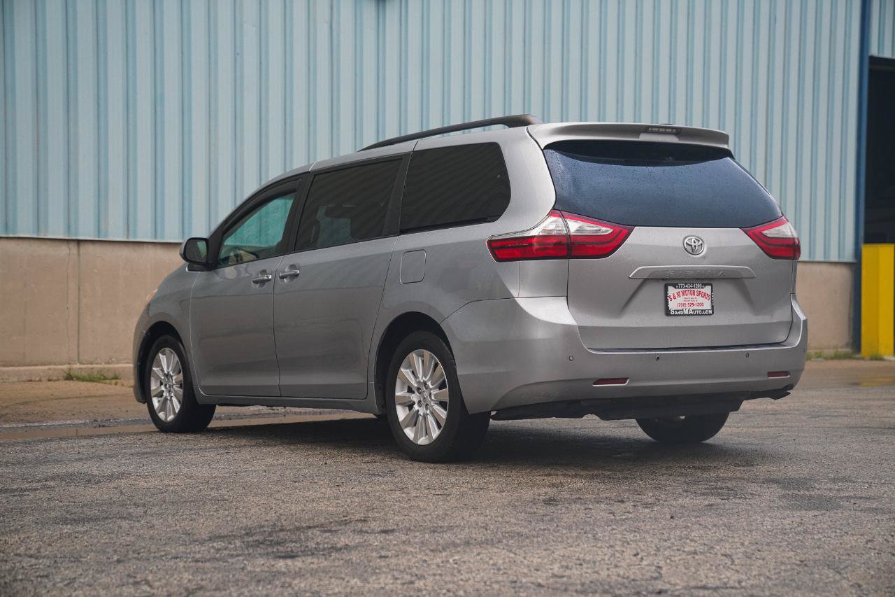 Used 2015 Toyota Sienna XLE w/ XLE Navigation Package AWD/4WD image 15