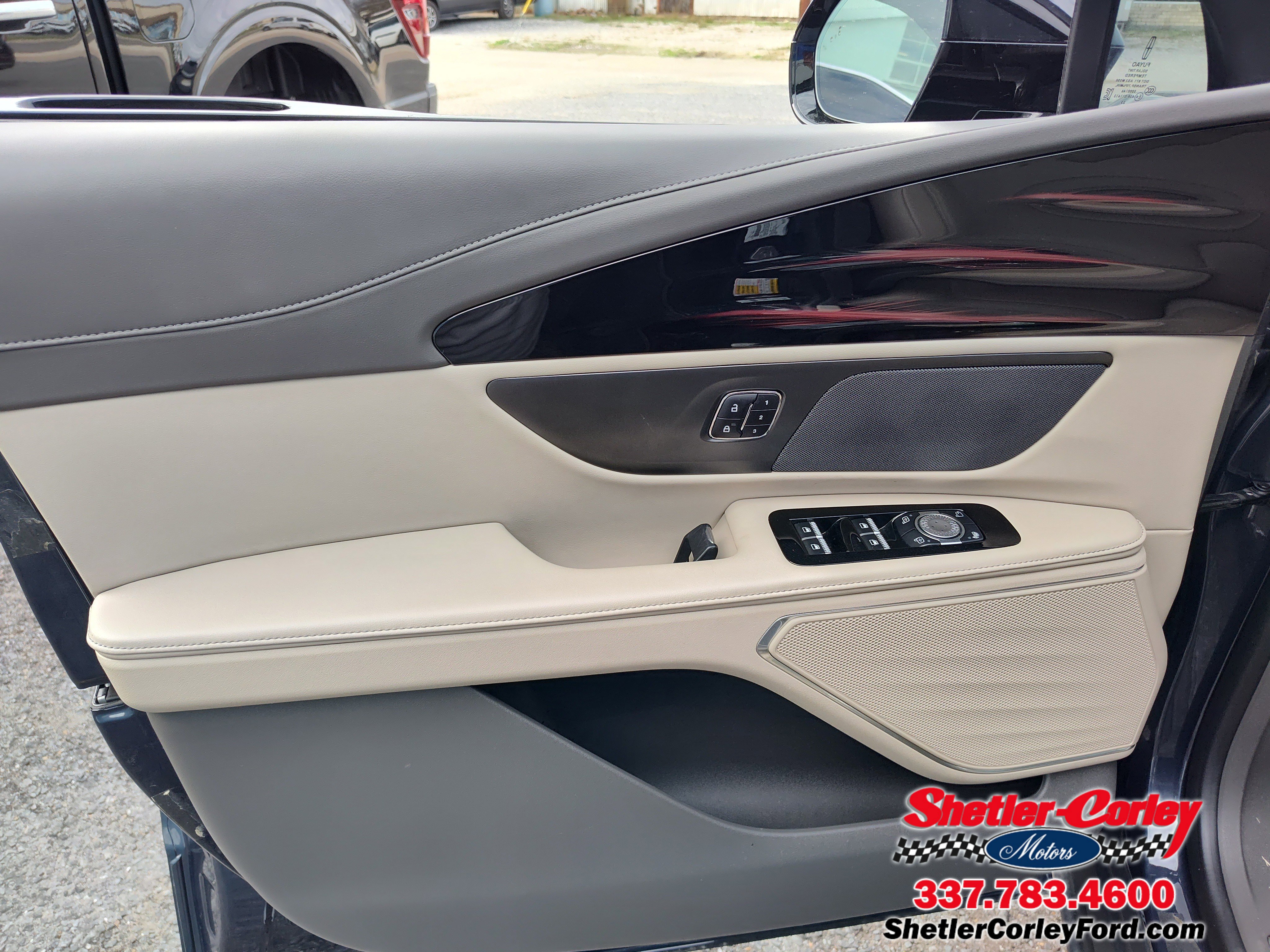 Used 2024 Lincoln Nautilus Premier image 16