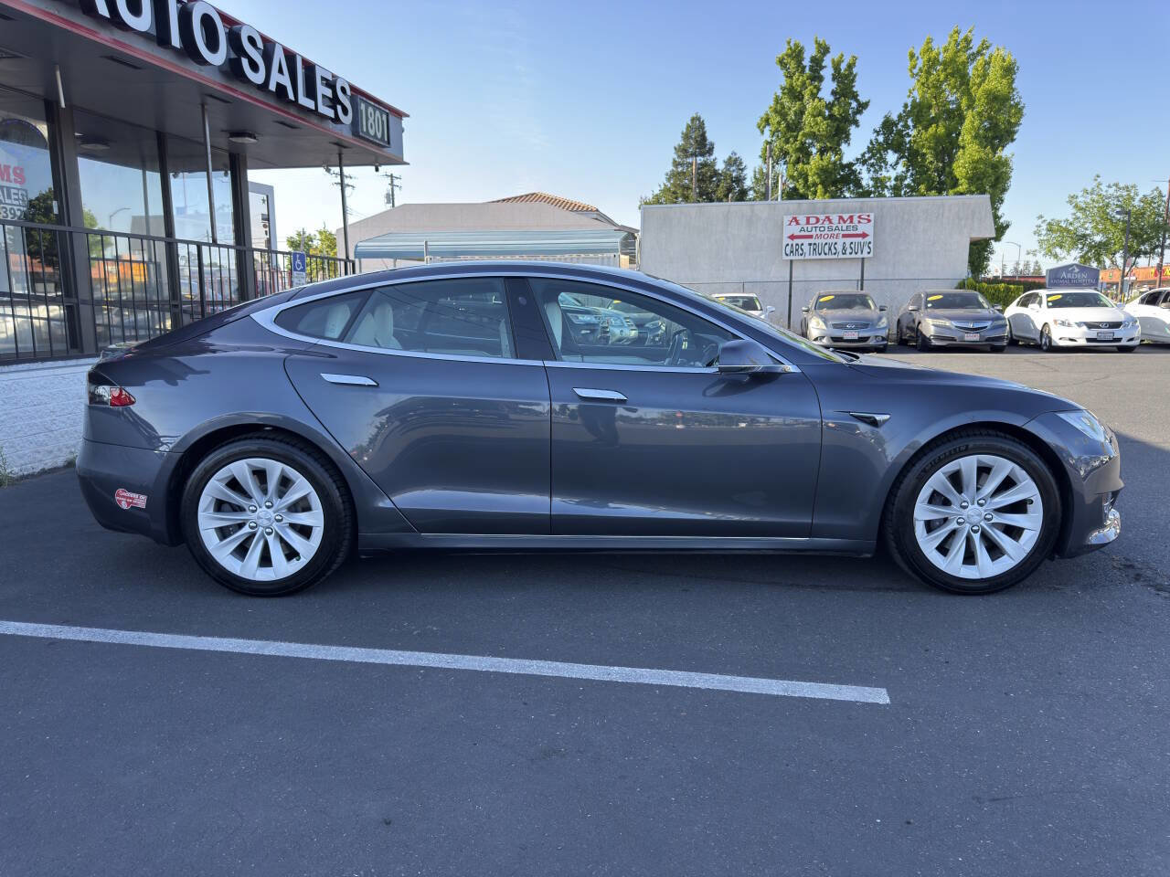 Used 2017 Tesla Model S 75 RWD image 2