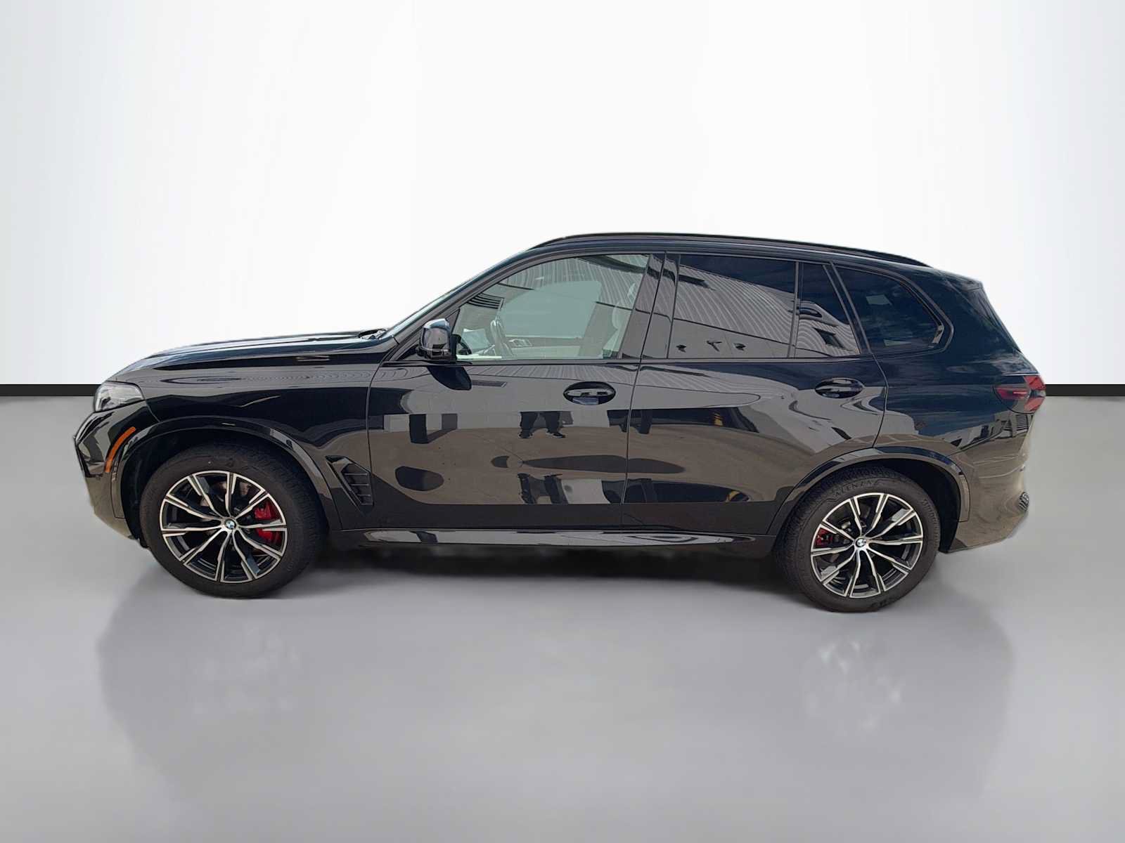 Used 2024 BMW X5 xDrive40i w/ M Sport Package AWD/4WD image 5