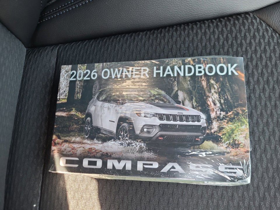 New 2026 Jeep Compass Latitude image 34