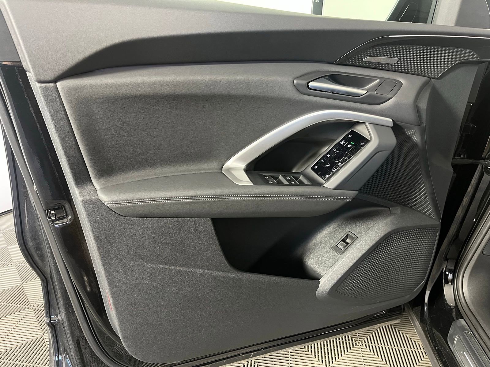 Certified 2025 Audi Q5 Premium Plus w/ Premium Plus image 21