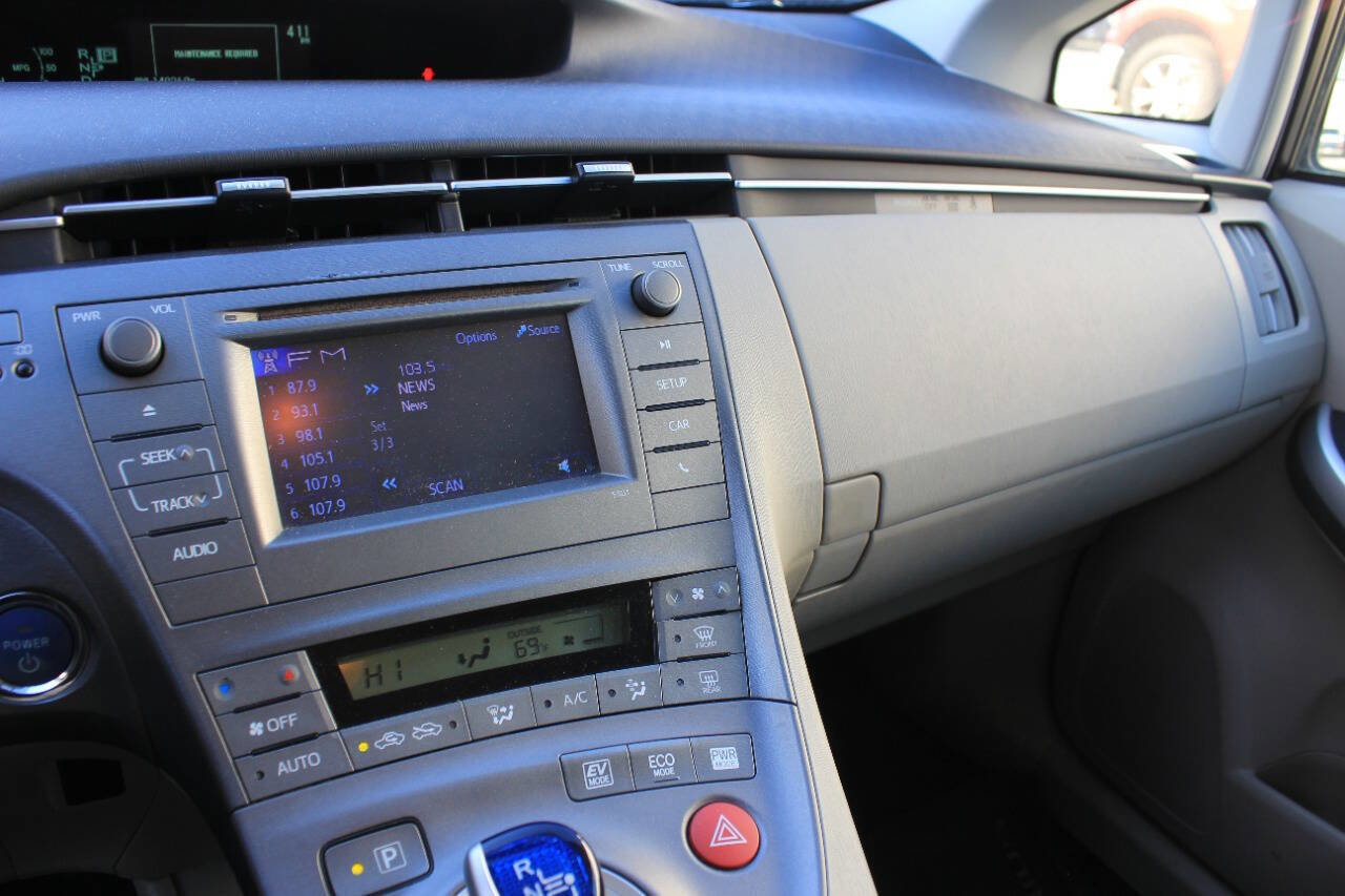 Used 2013 Toyota Prius Two image 19