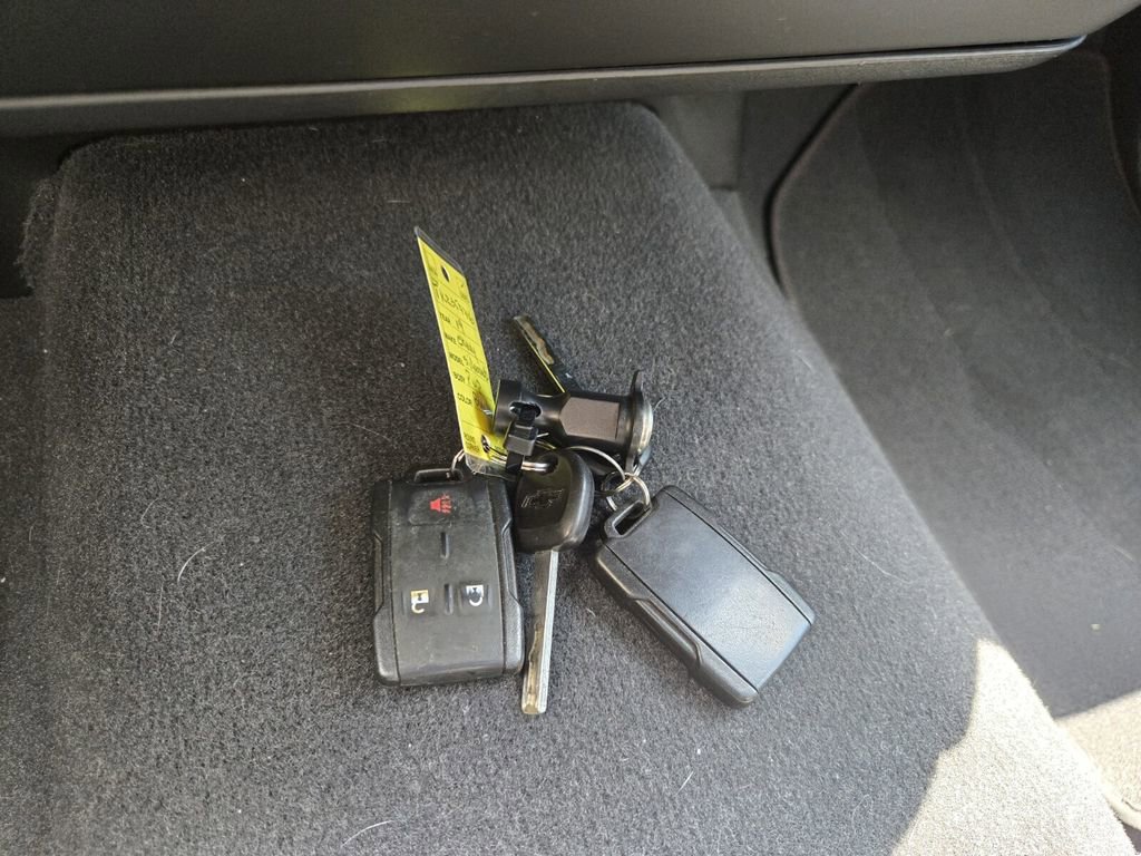 Used 2019 Chevrolet Silverado 1500 LT AWD/4WD image 17